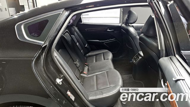 Kia K7 2016 — photo 17