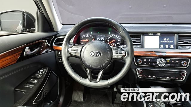 Kia K7 2016 — photo 19