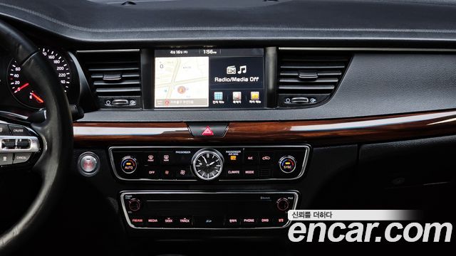 Kia K7 2016 — photo 20