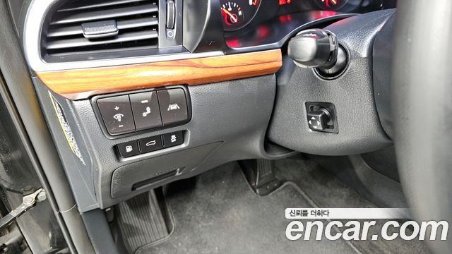 Kia K7 2016 — photo 28