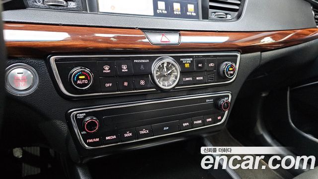 Kia K7 2016 — photo 31