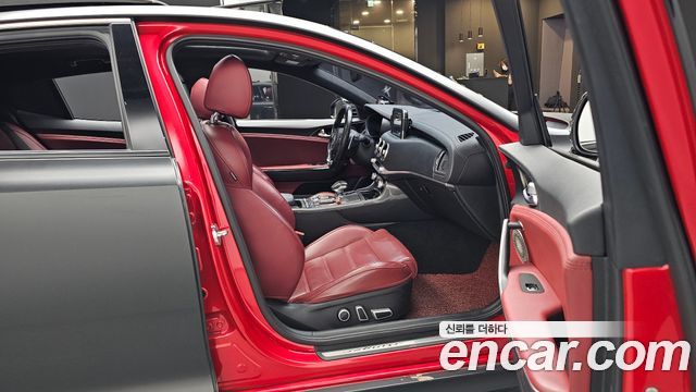 Kia Stinger 2018 — photo 11