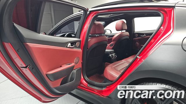 Kia Stinger 2018 — photo 12