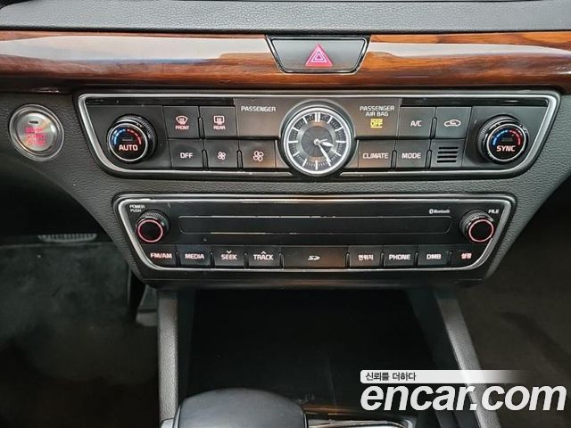 Kia K7 2016 — photo 11