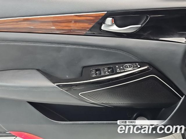 Kia K7 2016 — photo 13