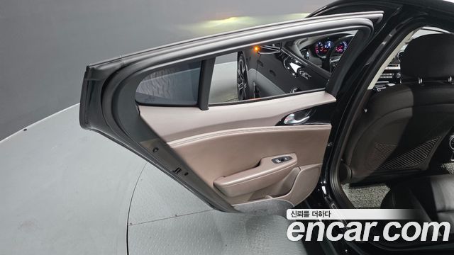 Kia Stinger 2018 — photo 15