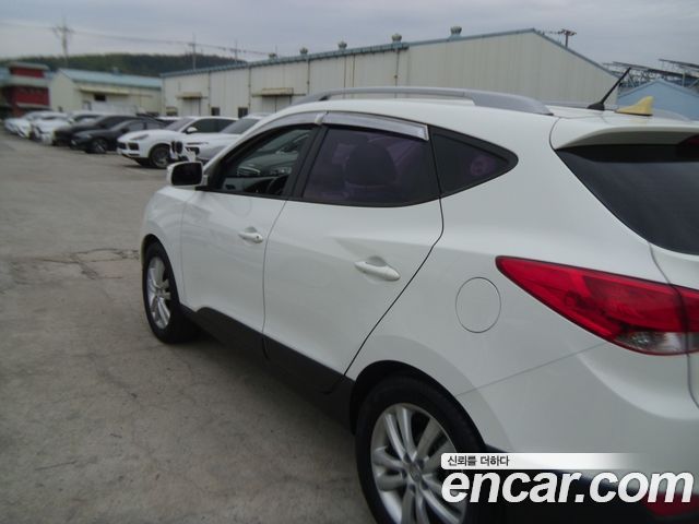 Hyundai Tucson 2011 — photo 3
