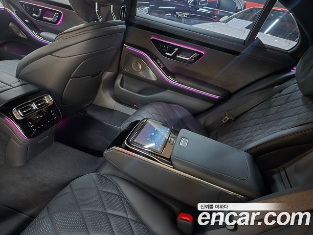 Mercedes-Benz S-Class 2025 — photo 11