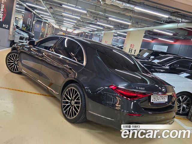 Mercedes-Benz S-Class 2025 — photo 13