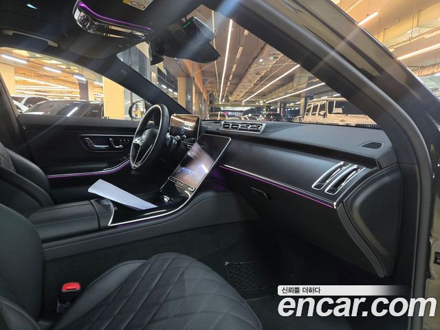 Mercedes-Benz S-Class 2025 — photo 17