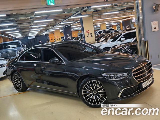 Mercedes-Benz S-Class 2025 — photo 20