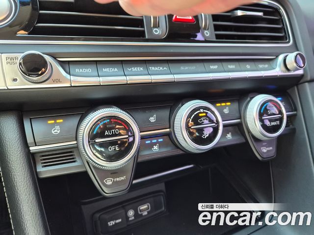 Genesis G70 2018 — photo 15