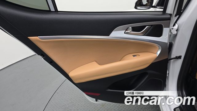 Genesis G70 2022 — photo 15