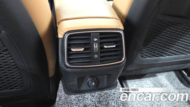 Genesis G70 2022 — photo 28
