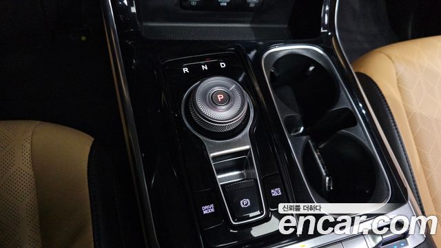 Kia Canival 2023 — photo 12