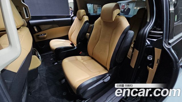 Kia Canival 2023 — photo 17