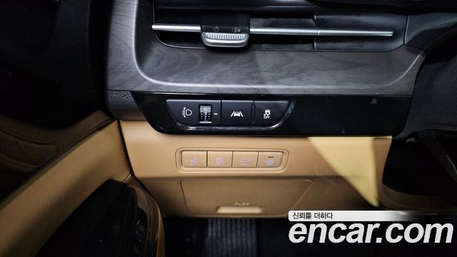 Kia Canival 2023 — photo 22