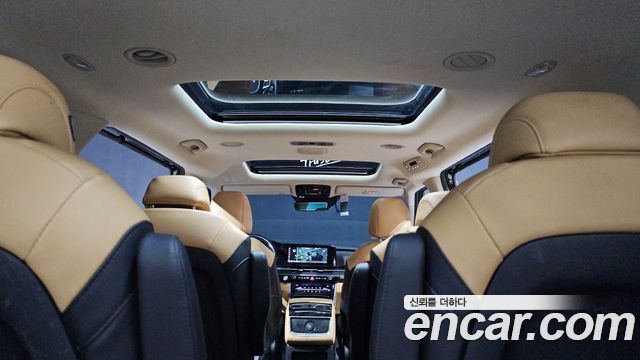 Kia Canival 2023 — photo 24