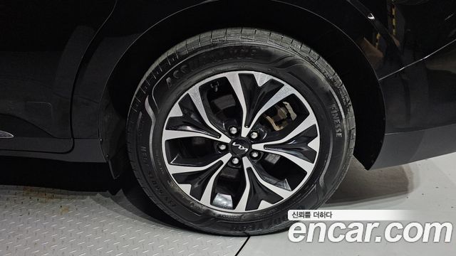 Kia Canival 2023 — photo 7