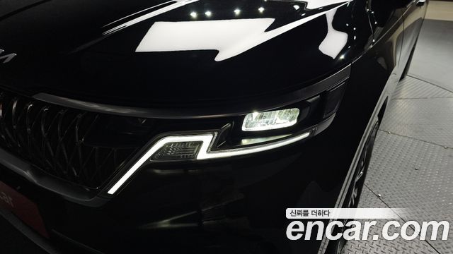 Kia Canival 2023 — photo 8