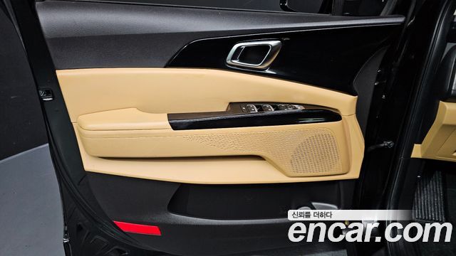 Kia Canival 2023 — photo 14