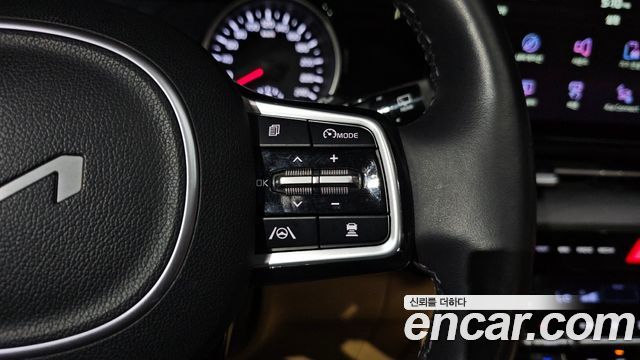 Kia Canival 2023 — photo 32