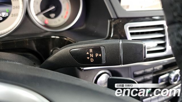 Mercedes-Benz E-Class 2014 — photo 9