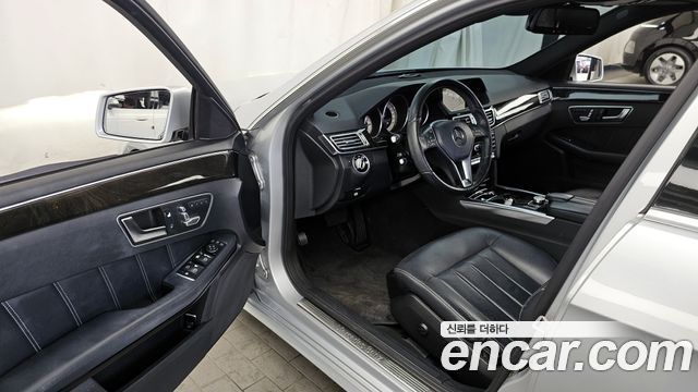 Mercedes-Benz E-Class 2014 — photo 10