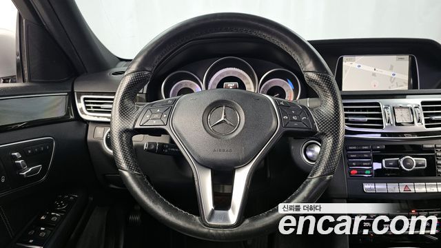 Mercedes-Benz E-Class 2014 — photo 13