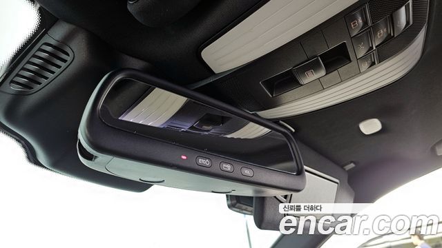 Mercedes-Benz E-Class 2014 — photo 17