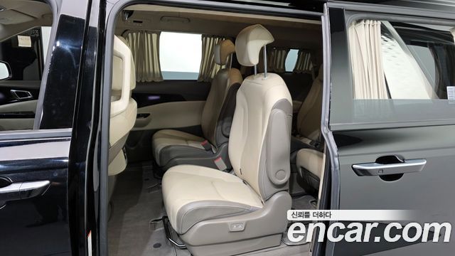 Kia Canival 2022 — photo 17
