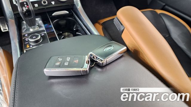 Land Rover Range Rover Sport 2019 — photo 16