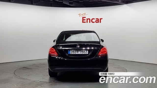 Mercedes-Benz C-Class 2018 — photo 4