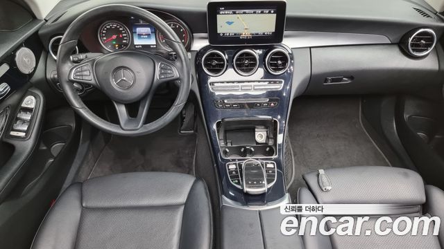 Mercedes-Benz C-Class 2018 — photo 7
