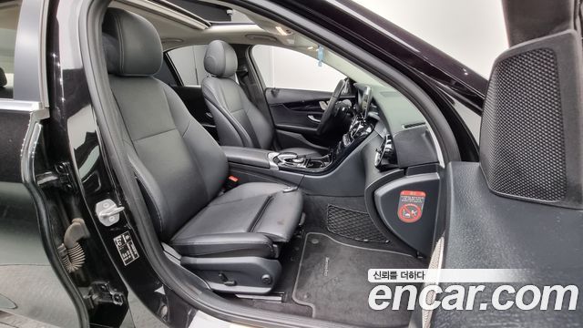 Mercedes-Benz C-Class 2018 — photo 10