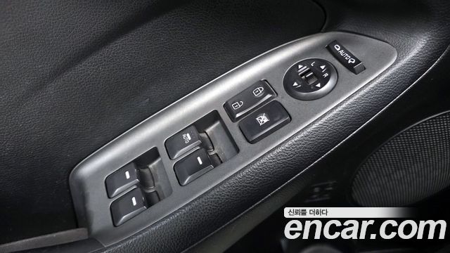 Kia K3 2014 — photo 23
