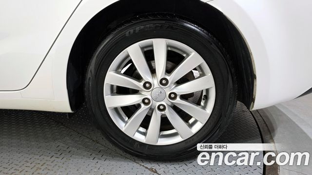 Kia K3 2014 — photo 7