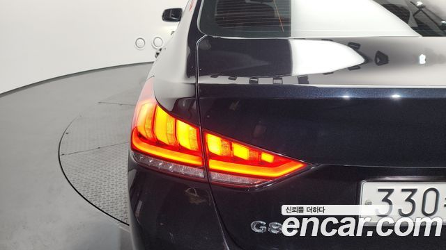 Genesis G80 2020 — photo 9