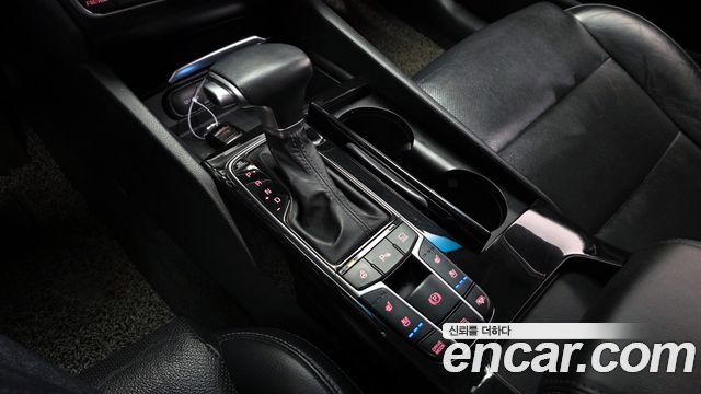 Kia K7 2016 — photo 12