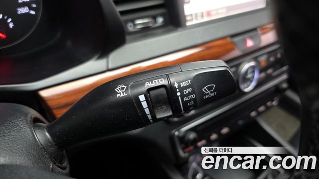Kia K7 2016 — photo 22