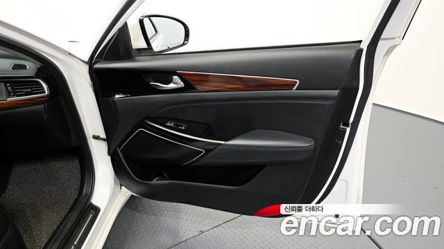 Kia K7 2016 — photo 14