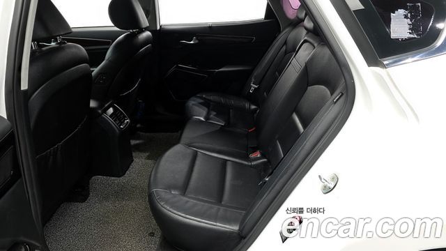 Kia K7 2016 — photo 16