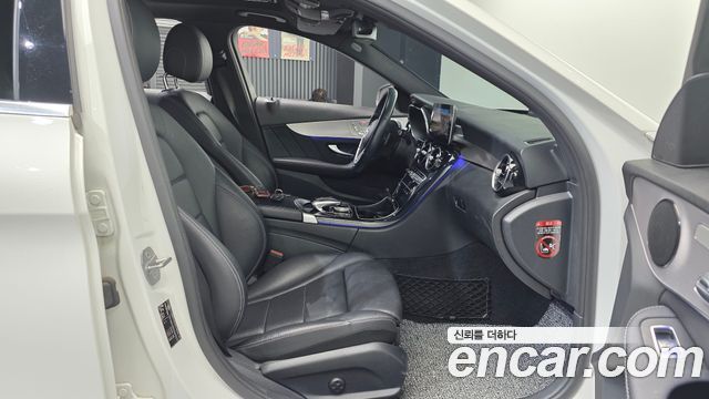 Mercedes-Benz C-Class 2020 — photo 17