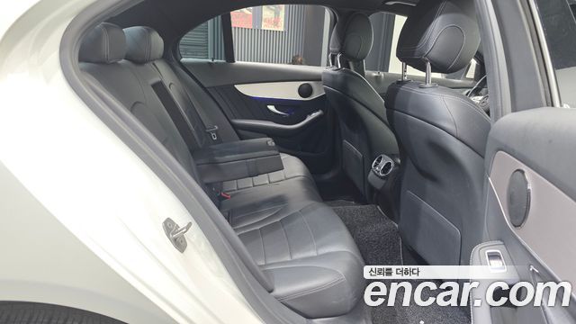 Mercedes-Benz C-Class 2020 — photo 18