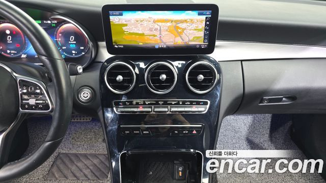 Mercedes-Benz C-Class 2020 — photo 20
