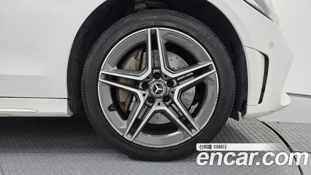 Mercedes-Benz C-Class 2020 — photo 7