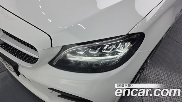Mercedes-Benz C-Class 2020 — photo 8