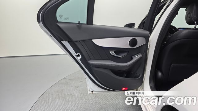 Mercedes-Benz C-Class 2020 — photo 15