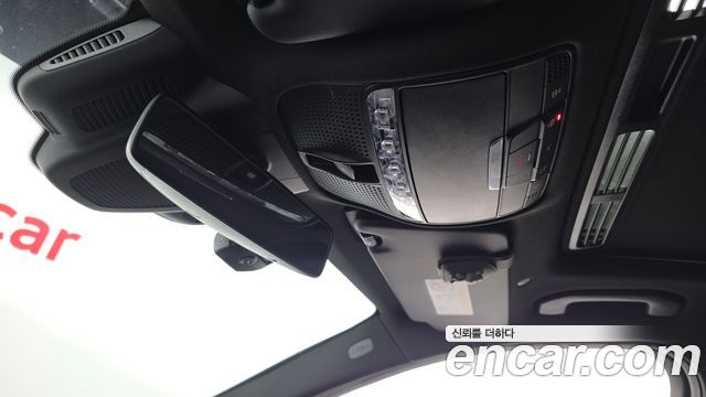 Mercedes-Benz C-Class 2020 — photo 28