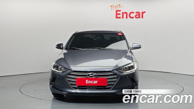Hyundai AVANTE 2018 — photo 3